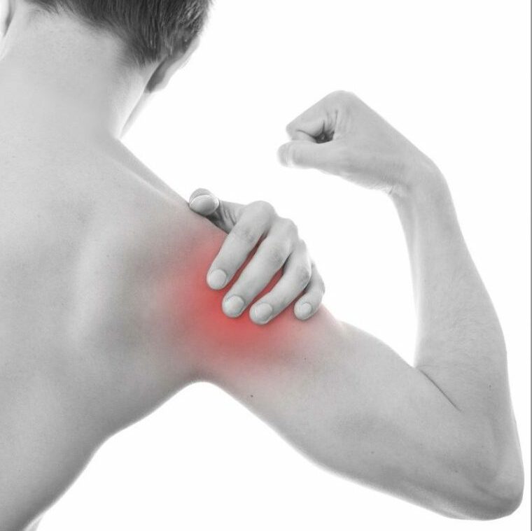 Fysioterapeutisk massage hjælper på skulder og nakke smerter